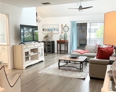 964 8th Avenue S - Photo Thumbnail 6