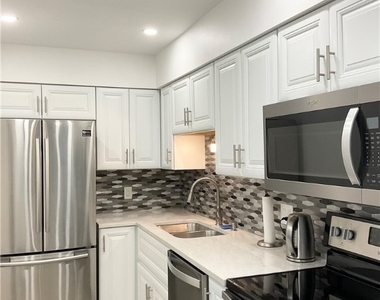 964 8th Avenue S - Photo Thumbnail 14