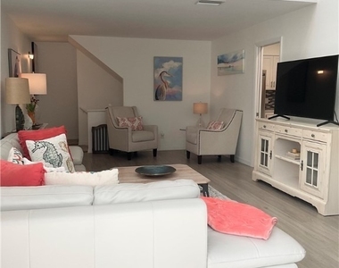 964 8th Avenue S - Photo Thumbnail 9