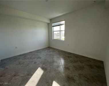 5835 Double Eagle Circle - Photo Thumbnail 4