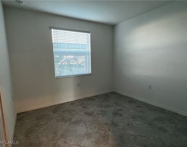 5835 Double Eagle Circle - Photo Thumbnail 6