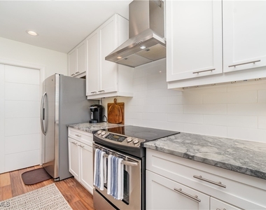 473 12th Avenue S - Photo Thumbnail 4