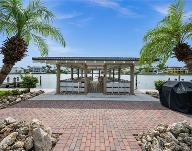3400 Gulf Shore Boulevard N - Photo Thumbnail 27