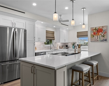 3400 Gulf Shore Boulevard N - Photo Thumbnail 9