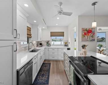 3400 Gulf Shore Boulevard N - Photo Thumbnail 10