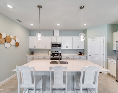 18546 Ives Drive - Photo Thumbnail 6