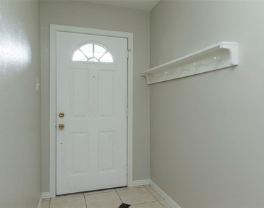 4411 Kacee Drive - Photo Thumbnail 2
