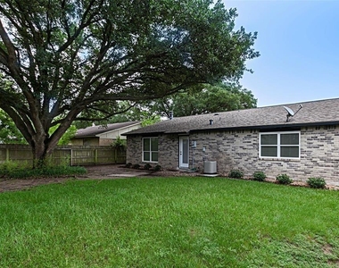 4411 Kacee Drive - Photo Thumbnail 20