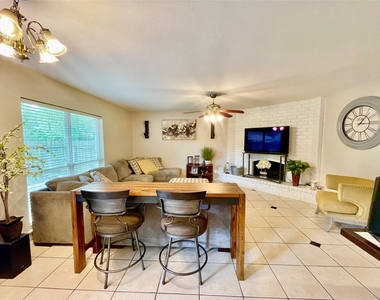 4411 Kacee Drive - Photo Thumbnail 7