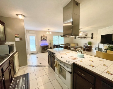 4411 Kacee Drive - Photo Thumbnail 3