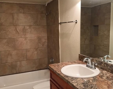 1947 Green Briar Colony Drive - Photo Thumbnail 4