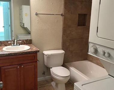 1947 Green Briar Colony Drive - Photo Thumbnail 2