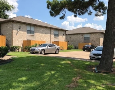 1947 Green Briar Colony Drive - Photo Thumbnail 7