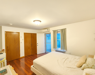 21-12 29th Street - Photo Thumbnail 4