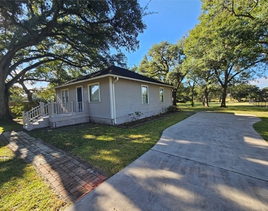 603 Landrum Avenue - Photo Thumbnail 1