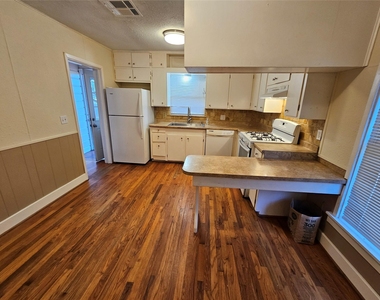 603 Landrum Avenue - Photo Thumbnail 3