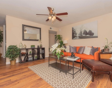 21717 Inverness Forest Boulevard - Photo Thumbnail 3