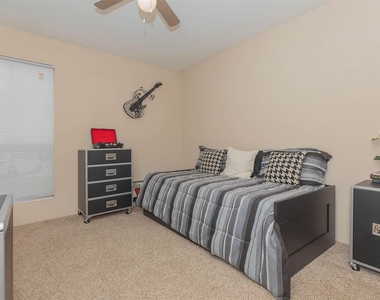 21717 Inverness Forest Boulevard - Photo Thumbnail 8