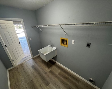 2082 Old Arbor Court - Photo Thumbnail 2
