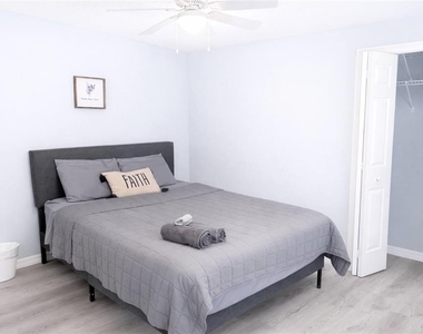 2082 Old Arbor Court - Photo Thumbnail 18