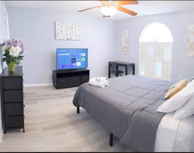 2082 Old Arbor Court - Photo Thumbnail 13