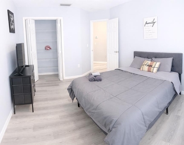 2082 Old Arbor Court - Photo Thumbnail 11