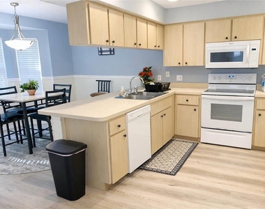 2082 Old Arbor Court - Photo Thumbnail 9