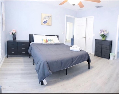 2082 Old Arbor Court - Photo Thumbnail 14