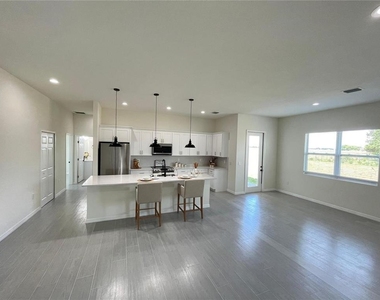 916 Dogwood Circle - Photo Thumbnail 1