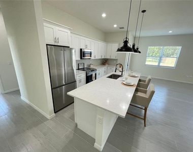 916 Dogwood Circle - Photo Thumbnail 2