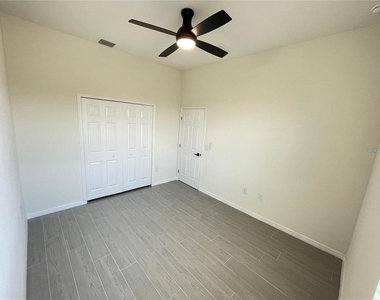 916 Dogwood Circle - Photo Thumbnail 11