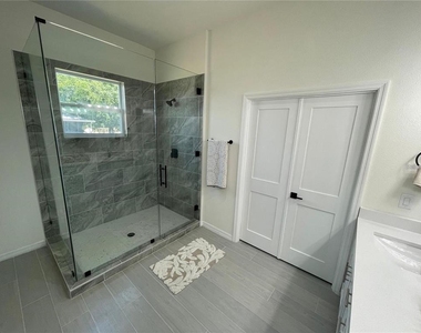916 Dogwood Circle - Photo Thumbnail 12