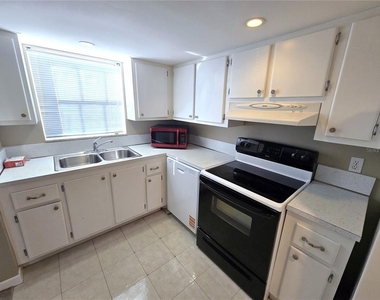 2727 75th Street W - Photo Thumbnail 5