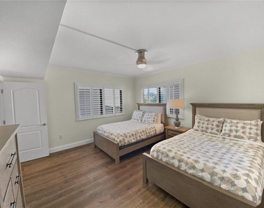 1445 Gulf Of Mexico Drive - Photo Thumbnail 5