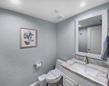 1445 Gulf Of Mexico Drive - Photo Thumbnail 8