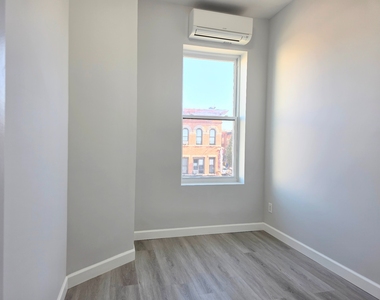 5022 5th Avenue - Photo Thumbnail 2