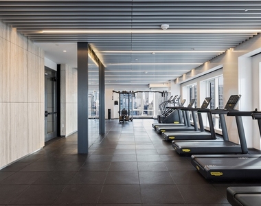 555 West 38th Street - Photo Thumbnail 7