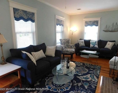 2005 5th Avenue - Photo Thumbnail 2