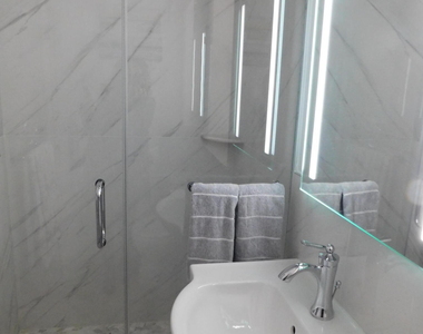 2005 5th Avenue - Photo Thumbnail 12