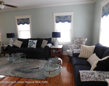 2005 5th Avenue - Photo Thumbnail 3