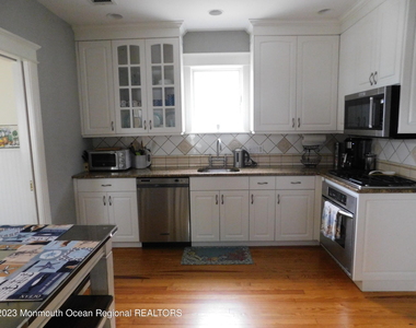 2005 5th Avenue - Photo Thumbnail 4