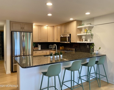 121 Bridge Avenue - Photo Thumbnail 9