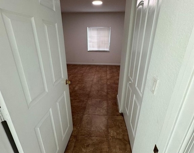 1161 Golden Lakes Boulevard - Photo Thumbnail 5