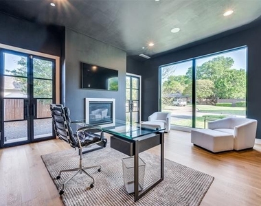 4215 Nashwood Lane - Photo Thumbnail 4