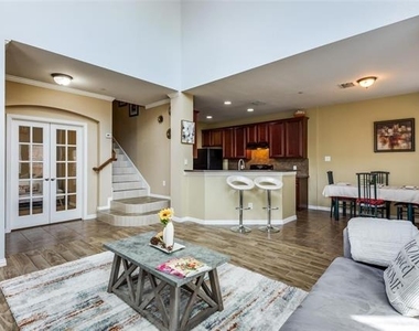8730 Manhattan Avenue - Photo Thumbnail 1