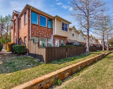 8730 Manhattan Avenue - Photo Thumbnail 11