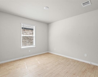 1329 Water Canna Drive - Photo Thumbnail 5