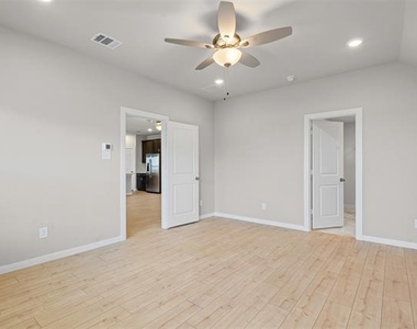 1329 Water Canna Drive - Photo Thumbnail 7