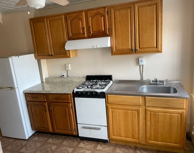 139 17th Street - Photo Thumbnail 7