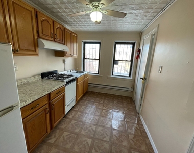 139 17th Street - Photo Thumbnail 10